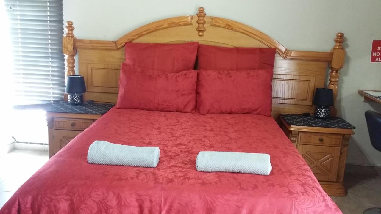 Chariots Guest House Полокване Екстер'єр фото